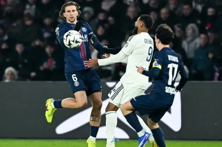 ПСЖ с трудом справился с «Парижем» в дерби ПСЖ с трудом справился с «Парижем» в дерби