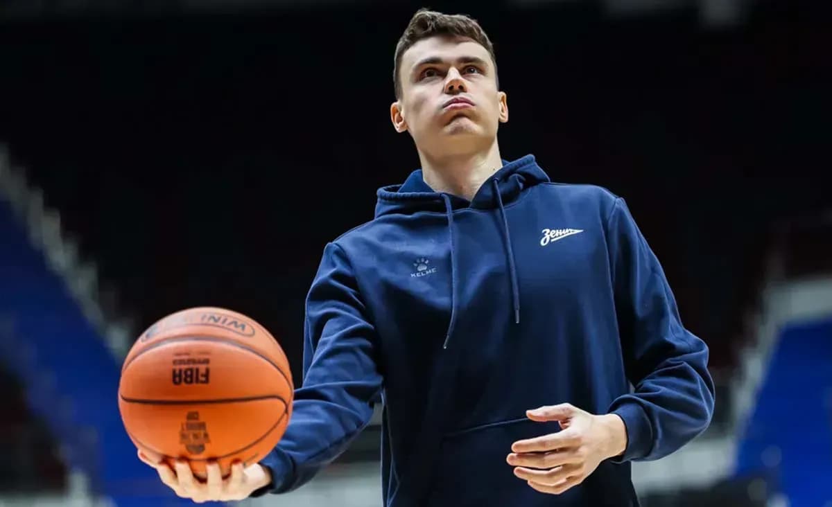 Защитник «Зенита» перешёл в «Баварию» Защитник «Зенита» перешёл в «Баварию»