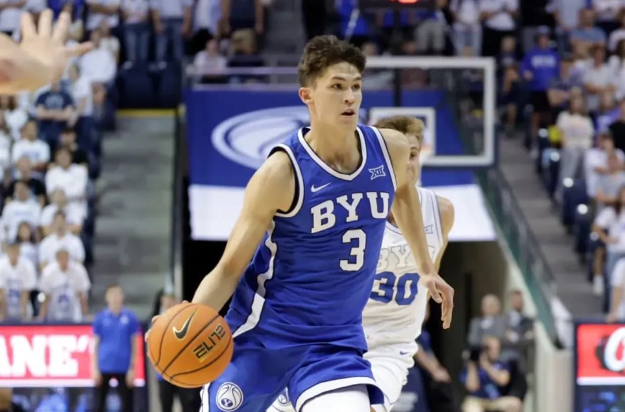 Российский баскетболист забросил 16 трёхочковых за 35 секунд Российский баскетболист забросил 16 трёхочковых за 35 секунд