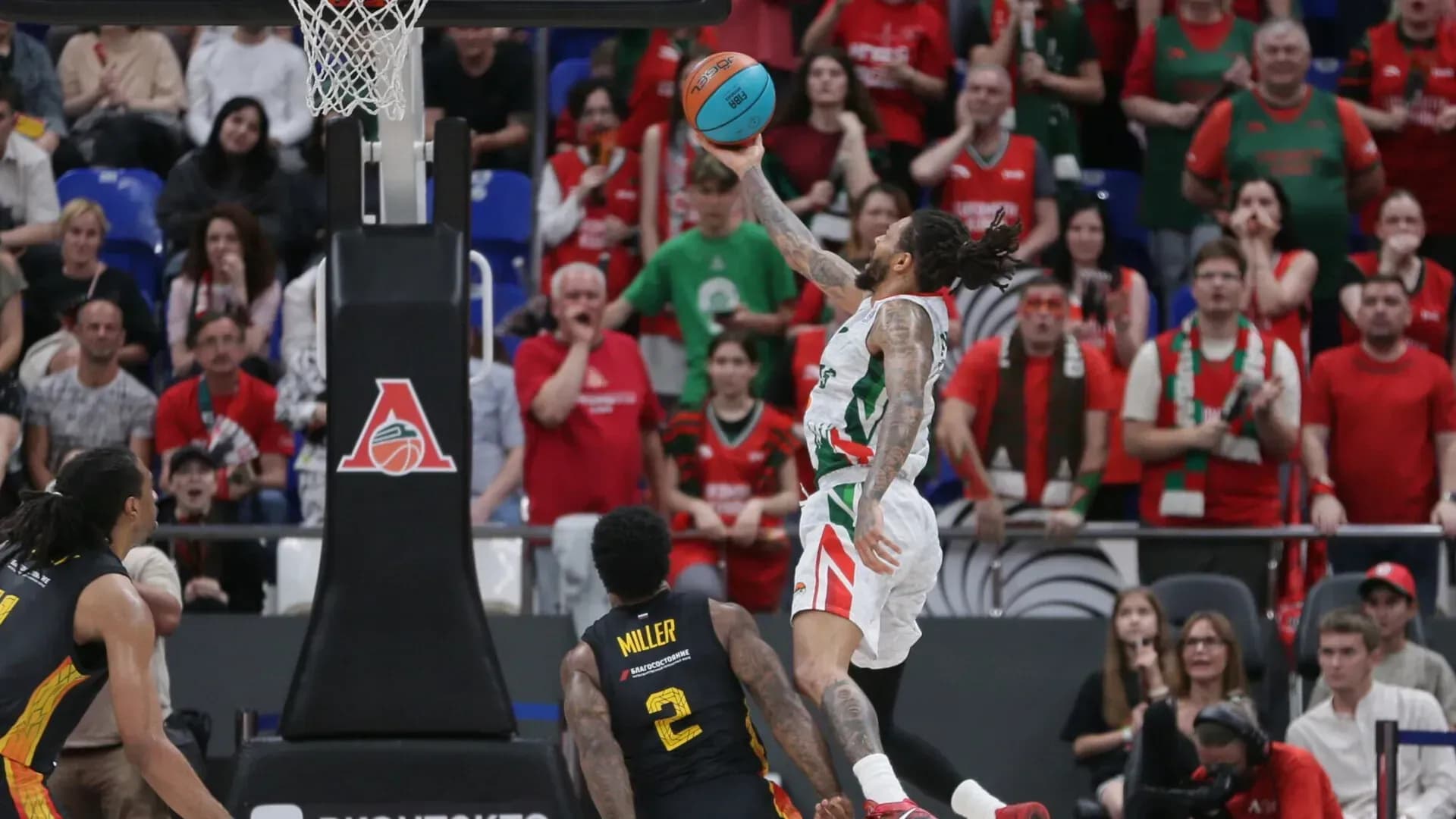 УНИКС стал бронзовым призером Единой Лиги УНИКС стал бронзовым призером Единой Лиги