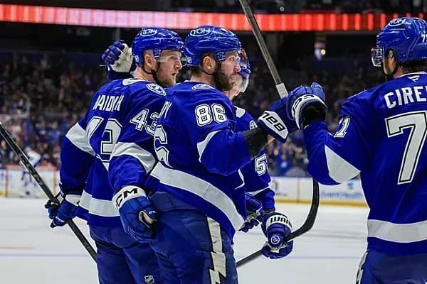 Буллит Кучерова принёс «Тампе» победу над «Питтсбургом» Буллит Кучерова принёс «Тампе» победу над «Питтсбургом»