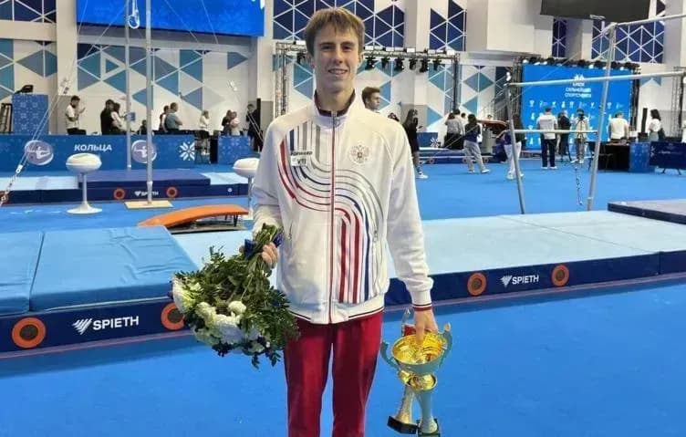 Российский гимнаст Духно победил на юниорском чемпионате мира Российский гимнаст Духно победил на юниорском чемпионате мира