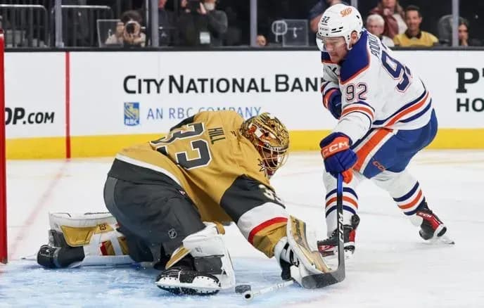 Гол Подколзина помог «Эдмонтону» обыграть «Вегас» Гол Подколзина помог «Эдмонтону» обыграть «Вегас»