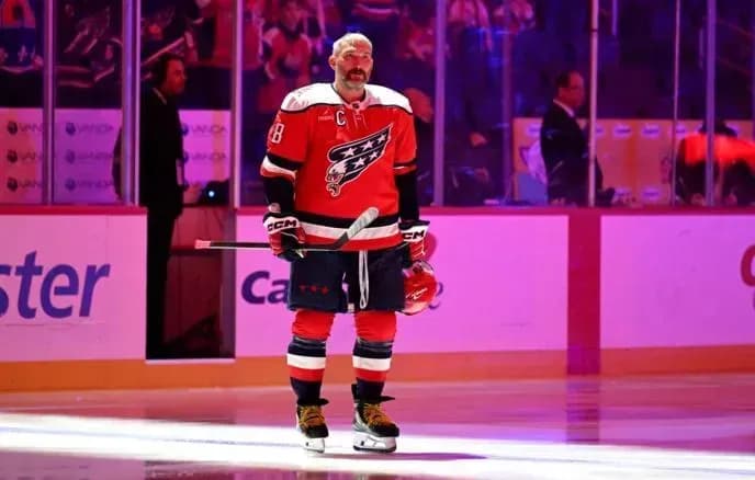 Овечкин номинирован на награду «Билл Мастертон Трофи» Овечкин номинирован на награду «Билл Мастертон Трофи»