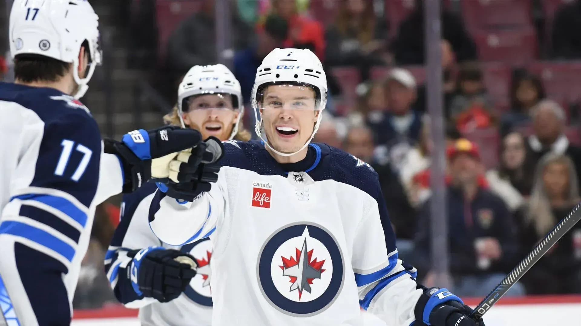 «Виннипег» разгромил «Чикаго» благодаря голу Наместникова «Виннипег» разгромил «Чикаго» благодаря голу Наместникова