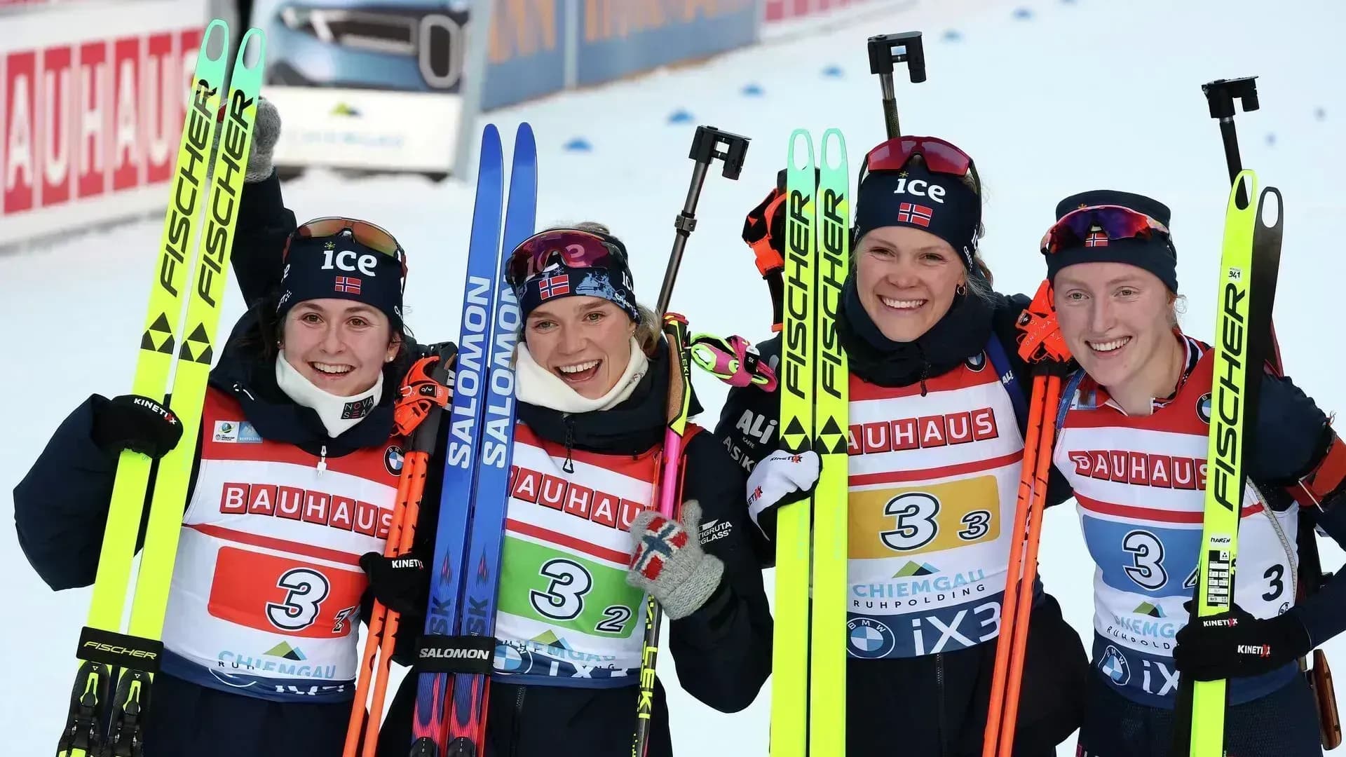 Норвежские биатлонистки одержали победу в эстафете на этапе Кубка мира Норвежские биатлонистки одержали победу в эстафете на этапе Кубка мира