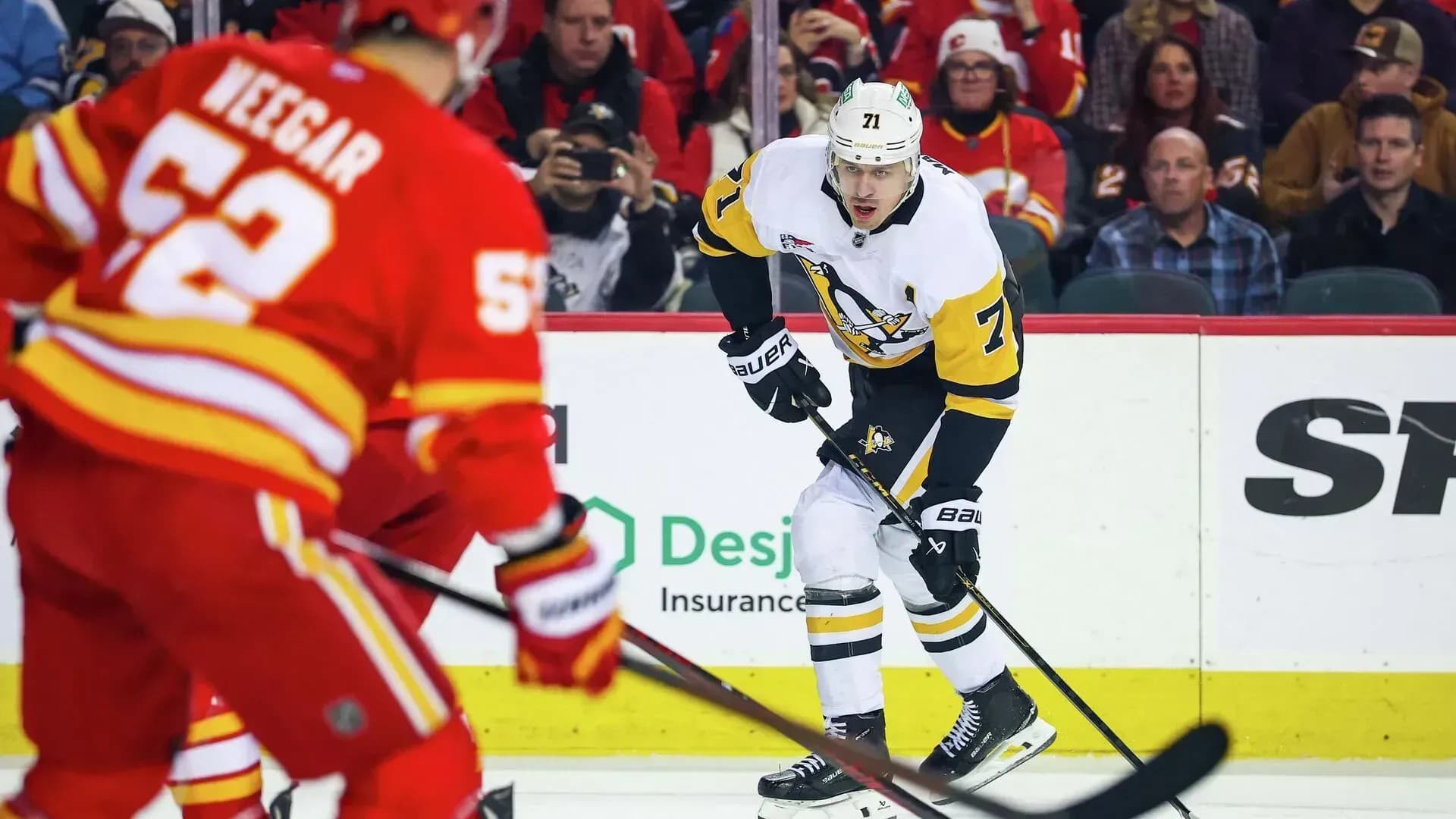 Шайбы Малкина и Чинахова принесли «Питтсбургу» победу над «Калгари» Шайбы Малкина и Чинахова принесли «Питтсбургу» победу над «Калгари»