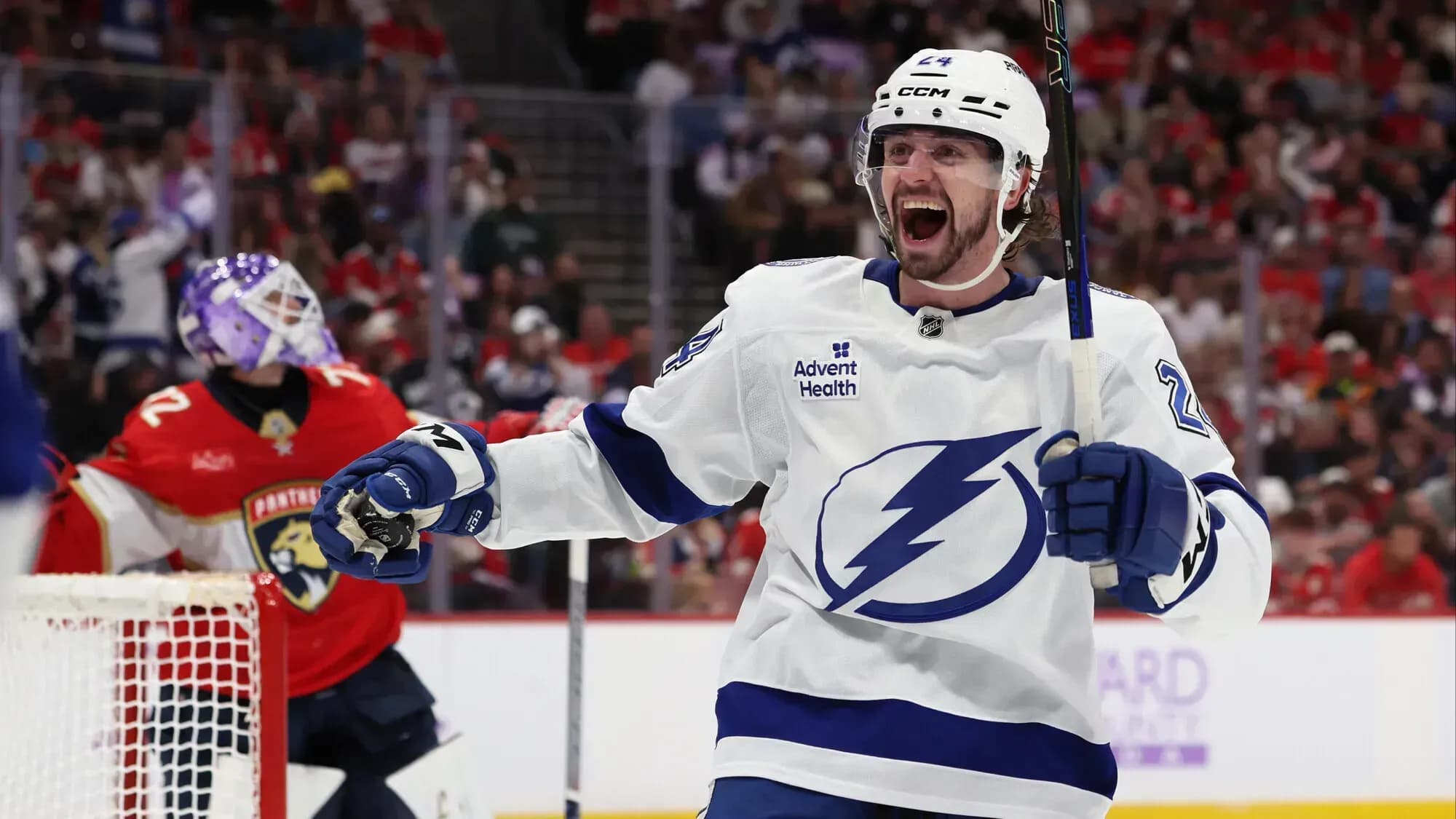 Кучеров оформил 700-й результативный пас в НХЛ Кучеров оформил 700-й результативный пас в НХЛ