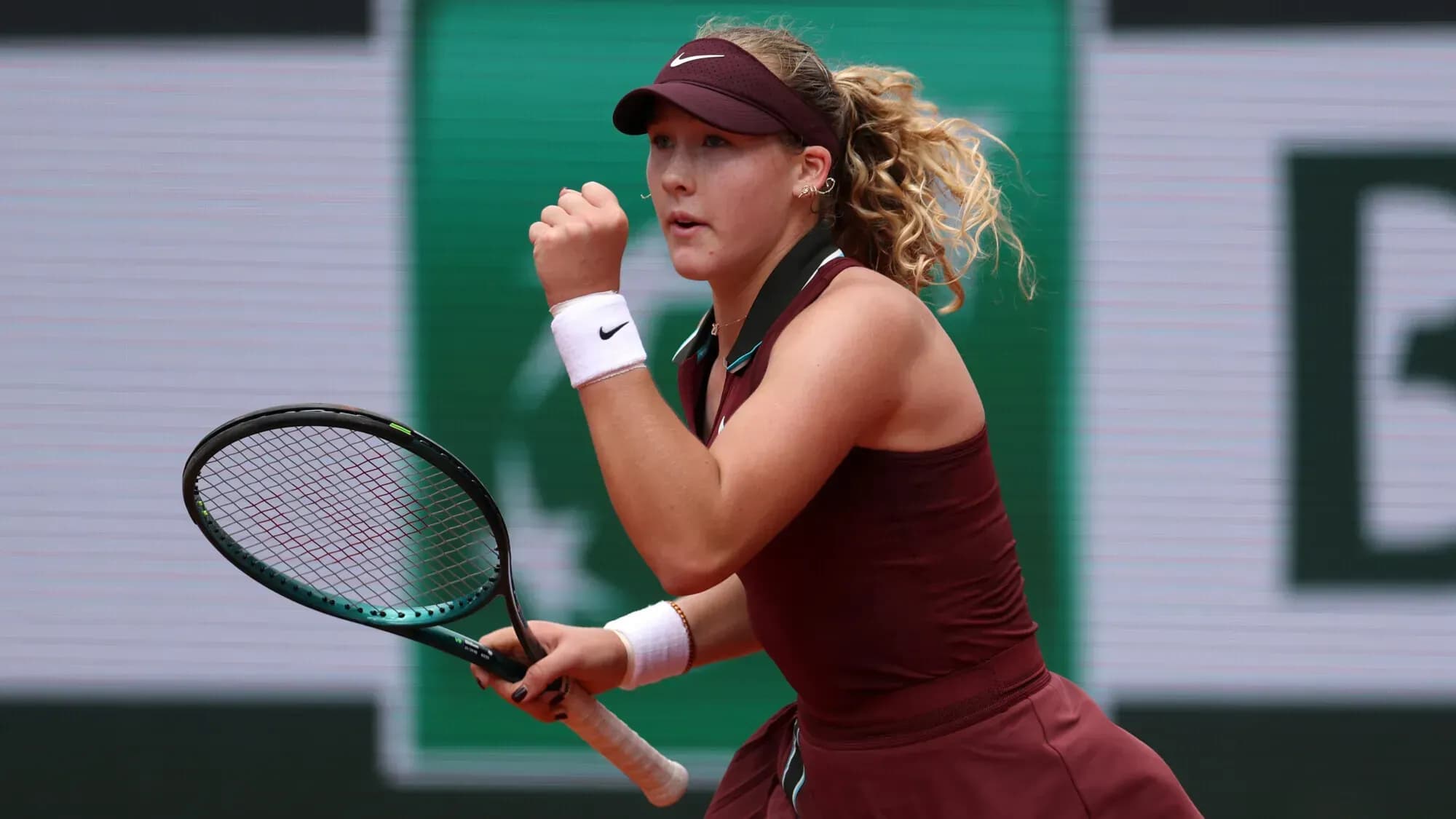 Андреева обыграла Касаткину и вышла в четвертьфинал «Ролан Гаррос» Андреева обыграла Касаткину и вышла в четвертьфинал «Ролан Гаррос»