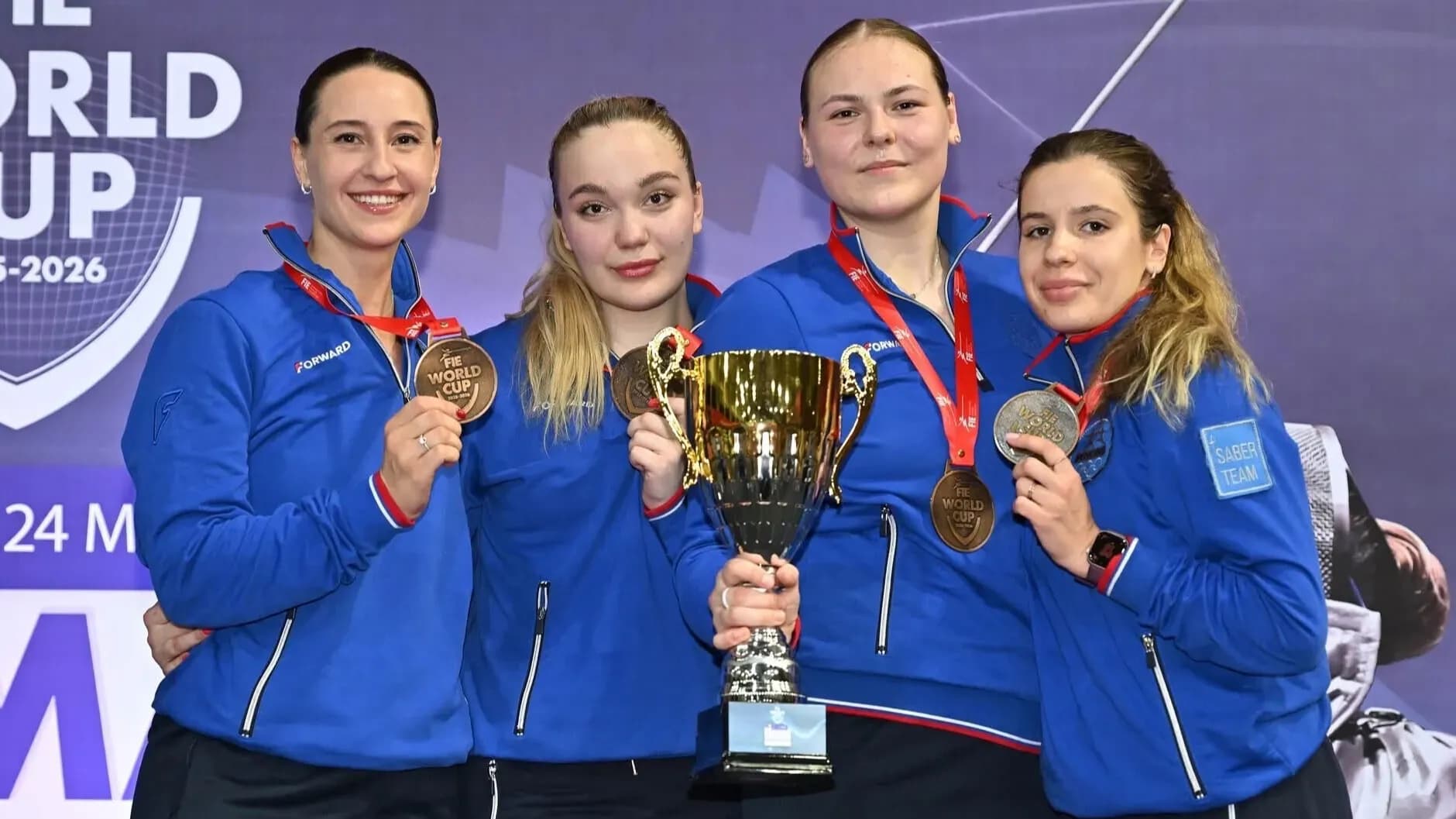 Российские саблистки выиграли командные соревнования этапа Кубка мира Российские саблистки выиграли командные соревнования этапа Кубка мира
