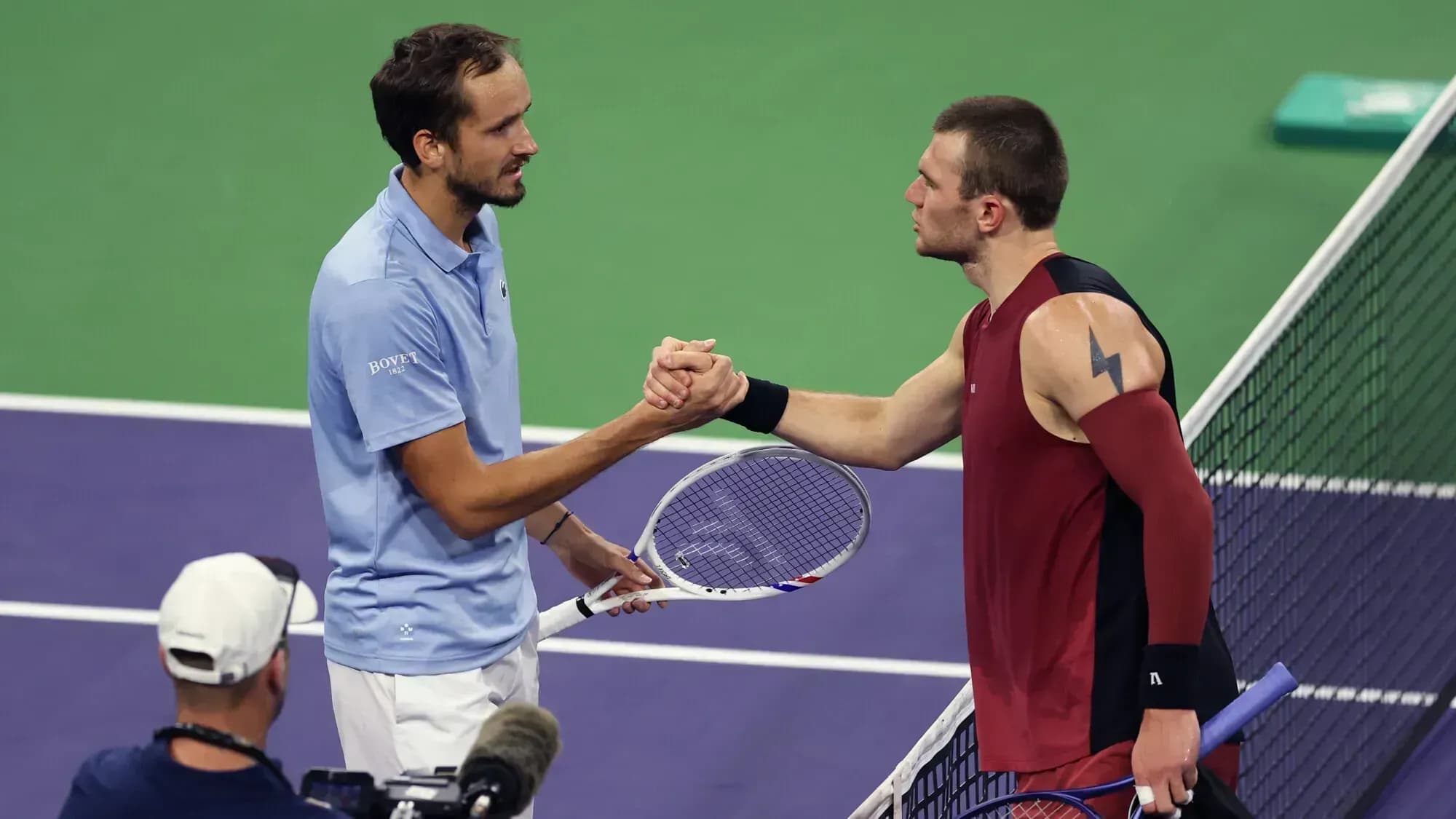 Медведев выбил с турнира с Индиан-Уэллсе действующего чемпиона Джека Дрэйпера Медведев выбил с турнира с Индиан-Уэллсе действующего чемпиона Джека Дрэйпера