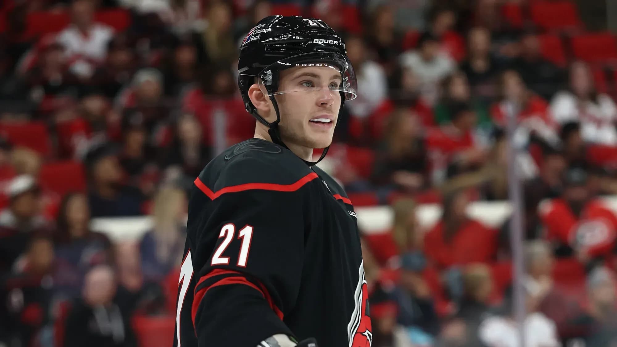 Бывший капитан СКА забросил первую шайбу в НХЛ Бывший капитан СКА забросил первую шайбу в НХЛ