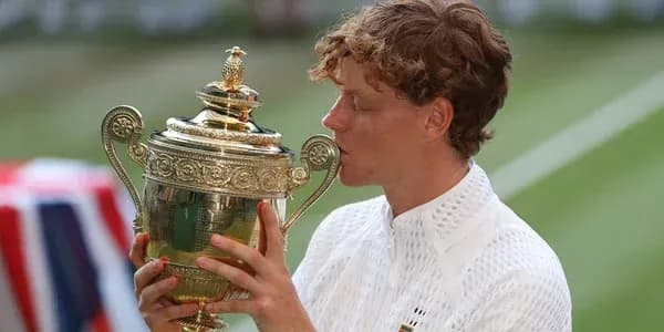 Синнер одолел Зверева и второй раз подряд выиграл Уимблдон Синнер одолел Зверева и второй раз подряд выиграл Уимблдон