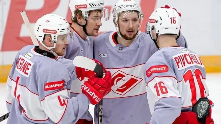 «Спартак» обыграл «Торпедо» в матче с 13 шайбами «Спартак» обыграл «Торпедо» в матче с 13 шайбами