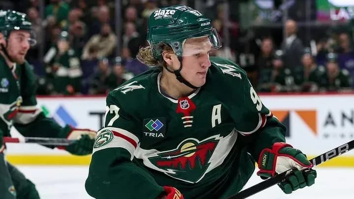 Дубль и ассист Капризова помогли «Миннесоте» разгромить «Бостон» Дубль и ассист Капризова помогли «Миннесоте» разгромить «Бостон»