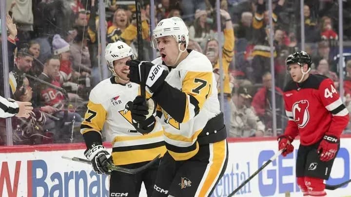 «Питтсбург» с Малкиным и Чинаховым вышел в Кубок Стэнли «Питтсбург» с Малкиным и Чинаховым вышел в Кубок Стэнли