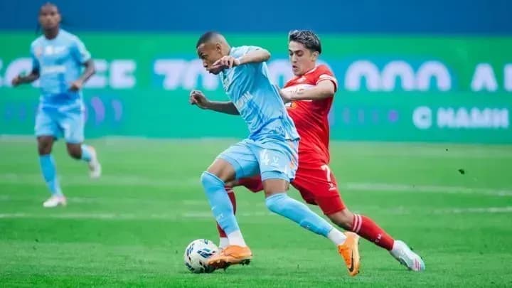 «Зенит» обыграл «Спартак» в матче с двумя пенальти «Зенит» обыграл «Спартак» в матче с двумя пенальти