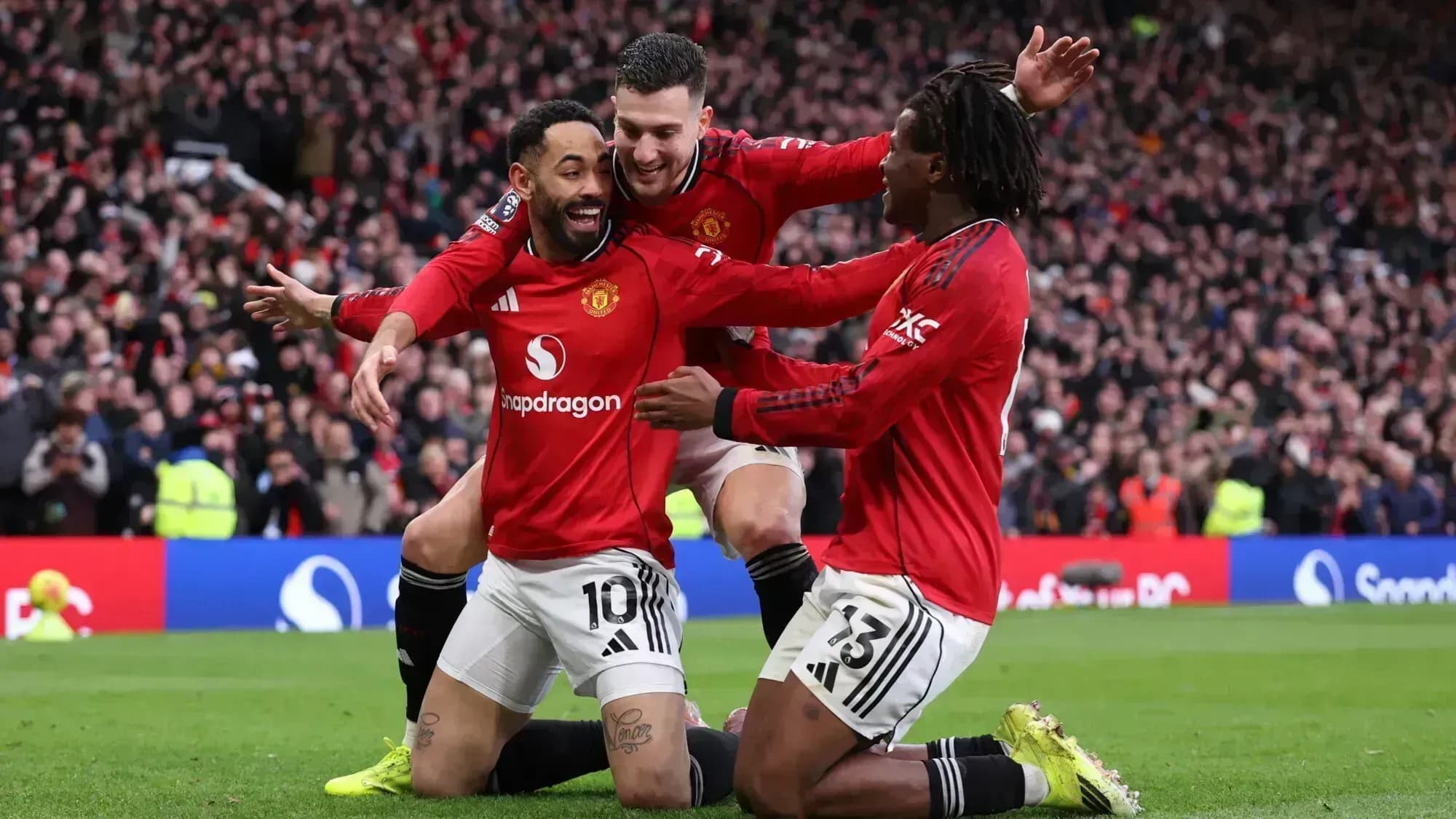 «Манчестер Юнайтед» победил «Сити» в дерби «Манчестер Юнайтед» победил «Сити» в дерби