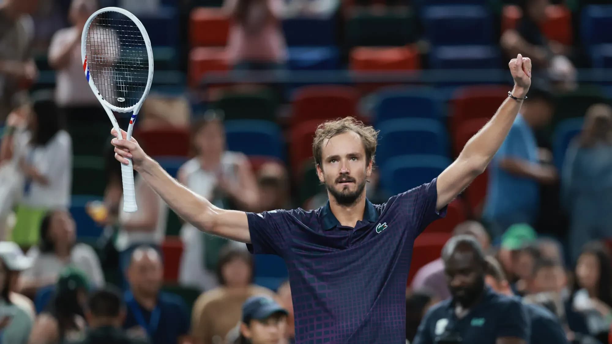 Медведев впервые в карьере обыграл Тьена и пробился в четвертьфинал «Мастерса» Медведев впервые в карьере обыграл Тьена и пробился в четвертьфинал «Мастерса»