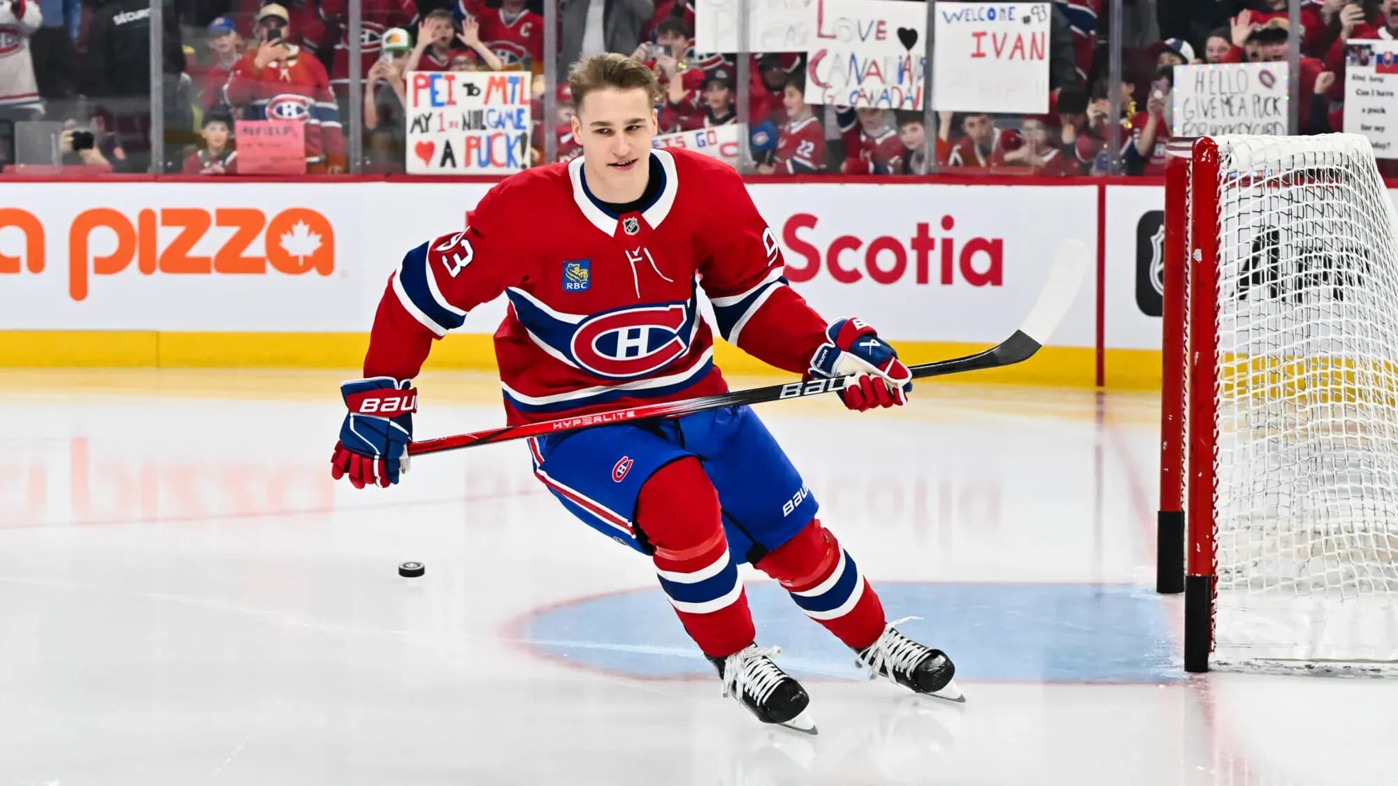 19-летний россиянин забросил первую шайбу в НХЛ 19-летний россиянин забросил первую шайбу в НХЛ