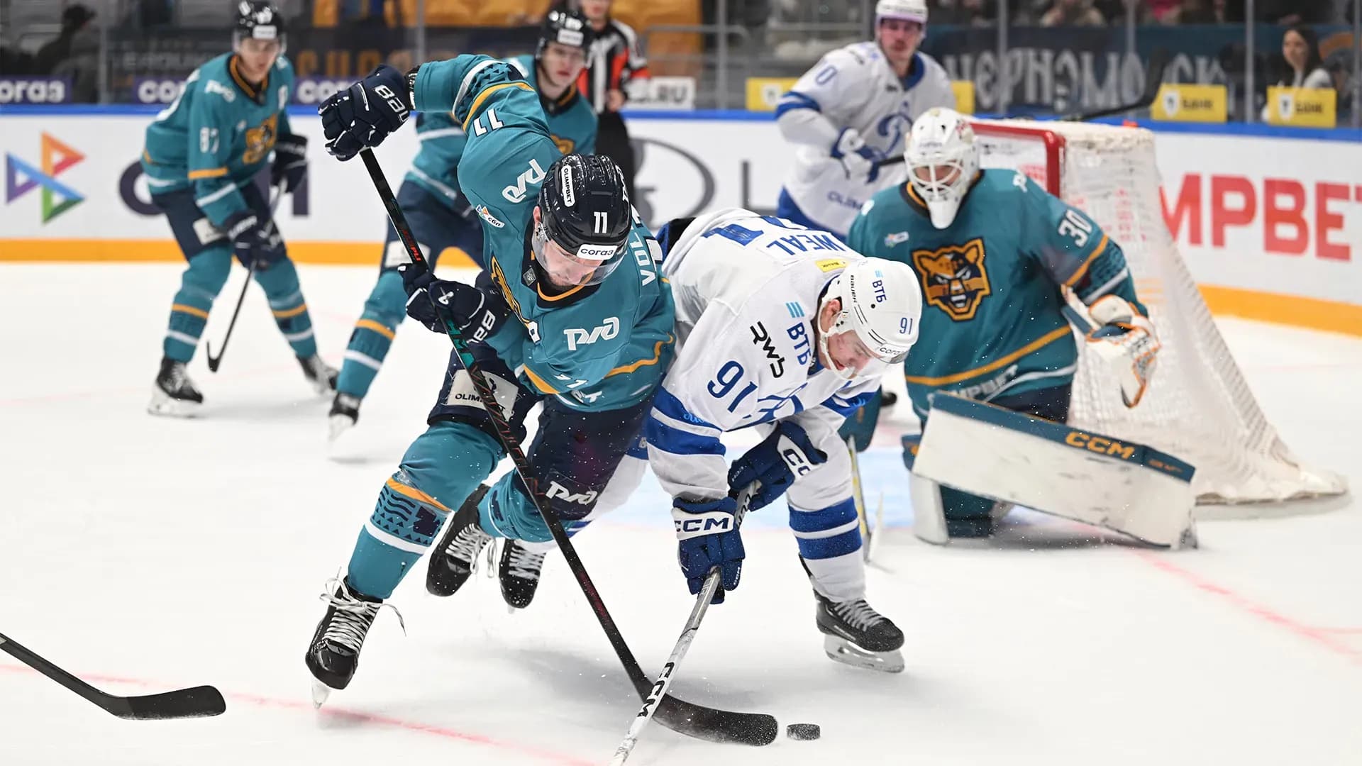 Московское «Динамо» прервало серию поражений, обыграв «Сочи» Московское «Динамо» прервало серию поражений, обыграв «Сочи»