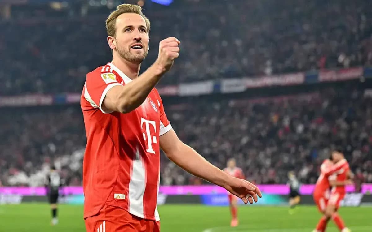 Кейн — фаворит в борьбе за «Золотой мяч» Кейн — фаворит в борьбе за «Золотой мяч»