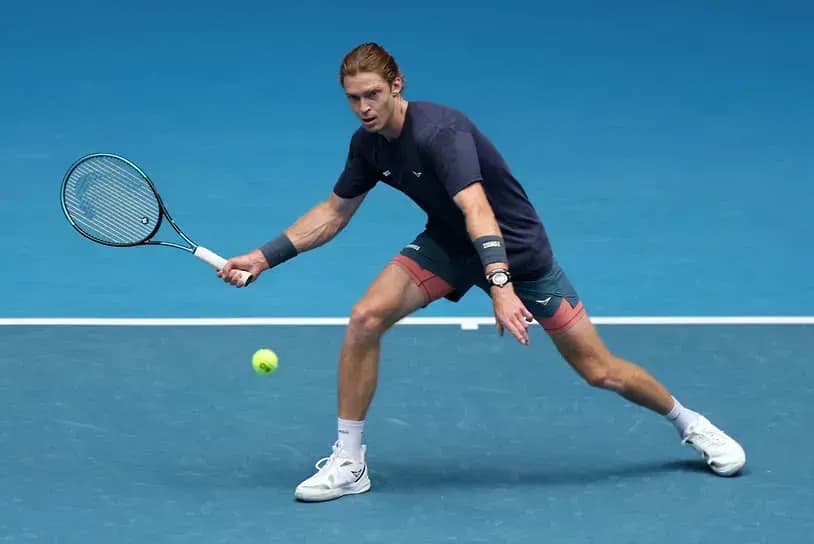 Медведев и Рублёв стартовали с побед на Australian Open Медведев и Рублёв стартовали с побед на Australian Open