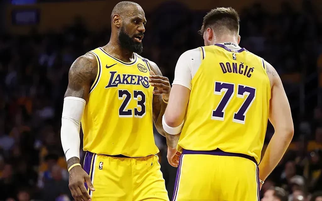 30 очков Леброна и дабл-дабл Дончича принесли «Лейкерс» победу над «Нью-Орлеаном» 30 очков Леброна и дабл-дабл Дончича принесли «Лейкерс» победу над «Нью-Орлеаном»