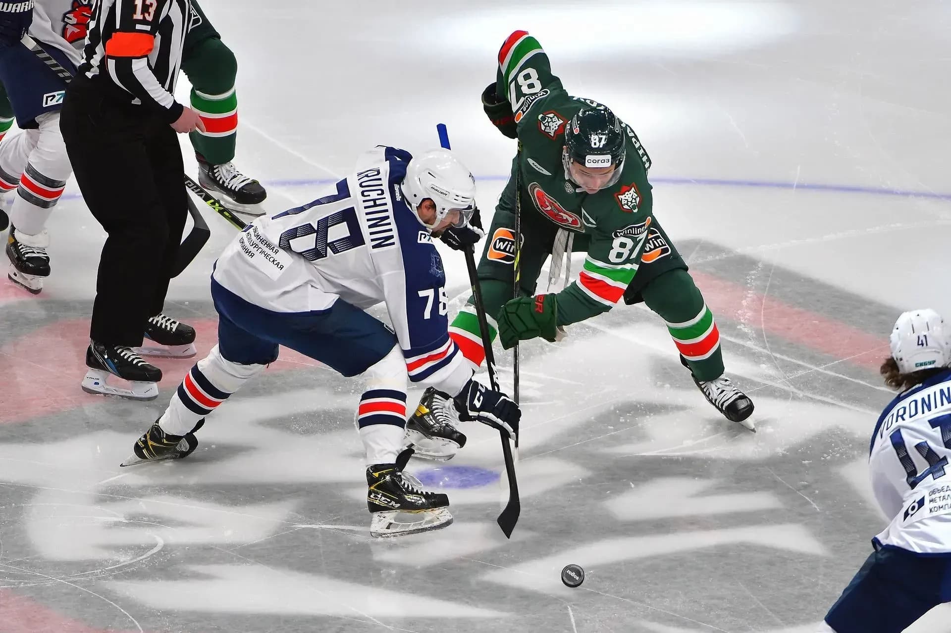 «Ак Барс» спасся за 12 секунд до сирены и обыграл «Торпедо» «Ак Барс» спасся за 12 секунд до сирены и обыграл «Торпедо»