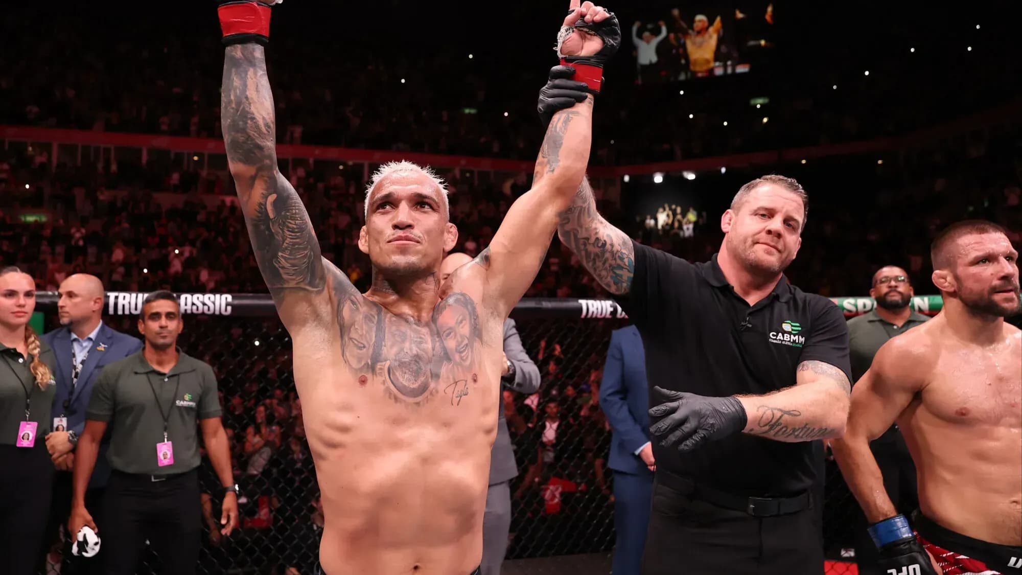 Оливейра победил Гамрота в главном поединке турнира UFC Fight Night в Рио‑де‑Жанейро Оливейра победил Гамрота в главном поединке турнира UFC Fight Night в Рио‑де‑Жанейро