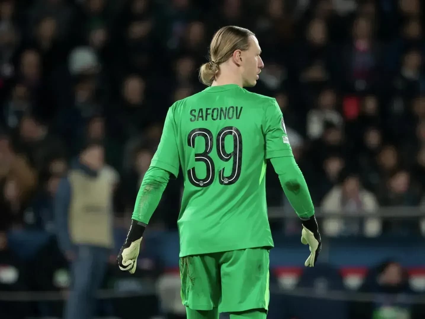 Фанаты ПСЖ скандировали фамилию Сафонова в Лиге чемпионов Фанаты ПСЖ скандировали фамилию Сафонова в Лиге чемпионов