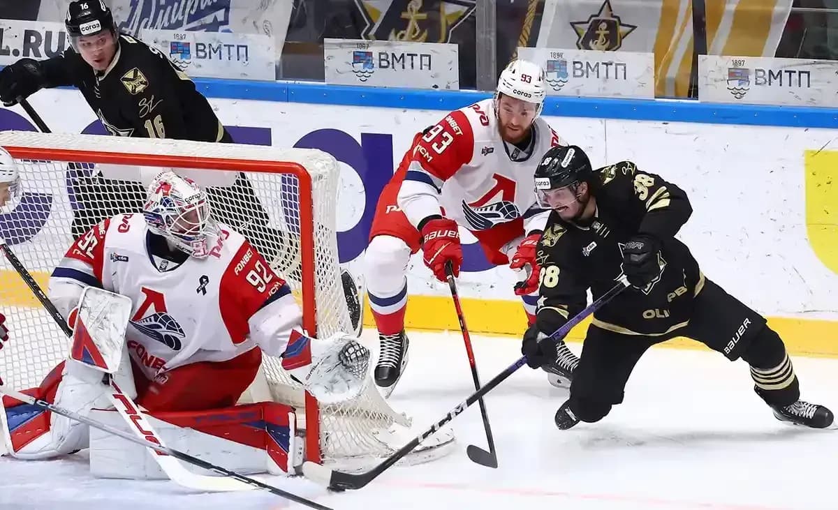 «Локомотив» обыграл «Адмирал» с голом Радулова «Локомотив» обыграл «Адмирал» с голом Радулова