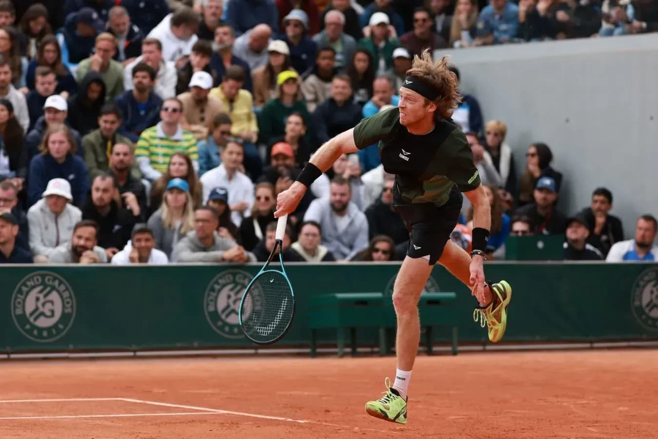 Рублёв проиграл первой ракетке мира и вылетел с «Ролан Гаррос» Рублёв проиграл первой ракетке мира и вылетел с «Ролан Гаррос»