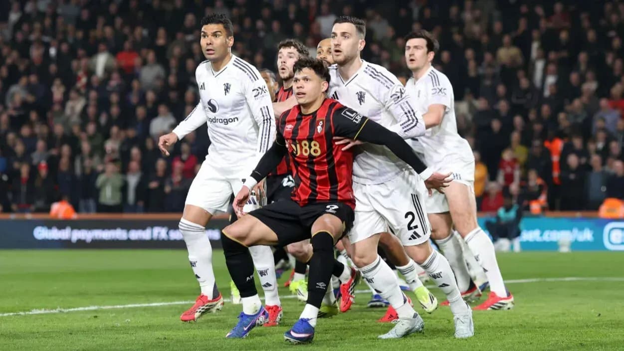 МЮ в меньшинстве потерял очки в матче с «Борнмутом» МЮ в меньшинстве потерял очки в матче с «Борнмутом»