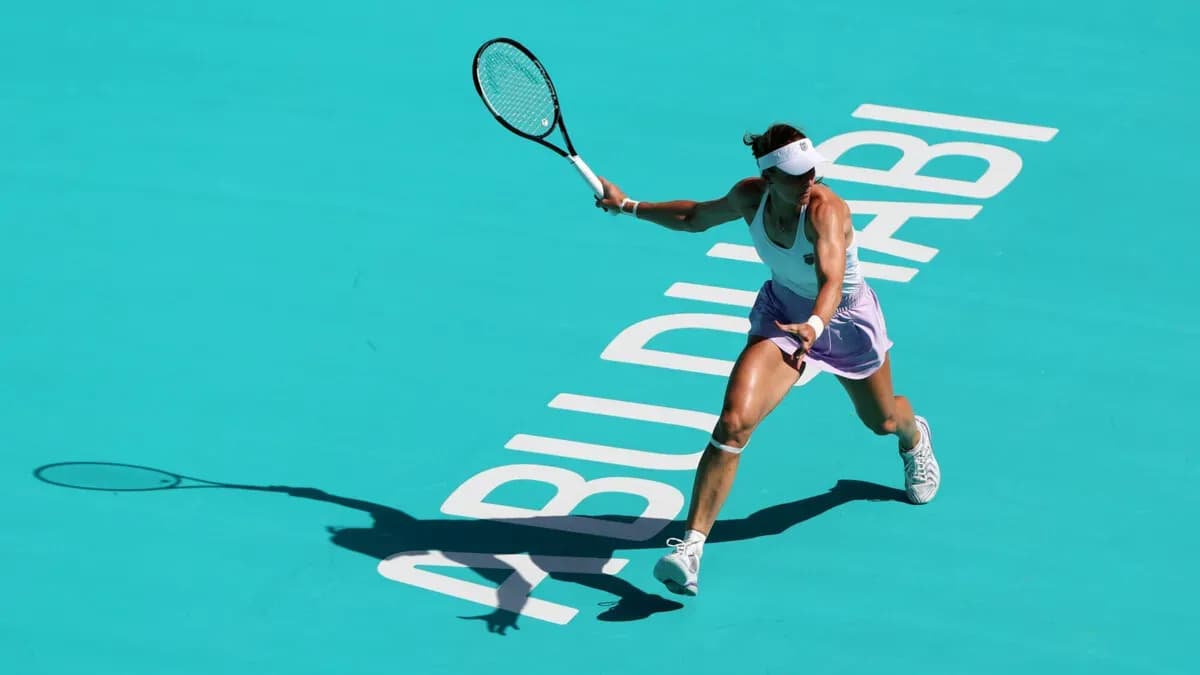 Самсонова вышла в четвертьфинал турнира в Абу-Даби Самсонова вышла в четвертьфинал турнира в Абу-Даби