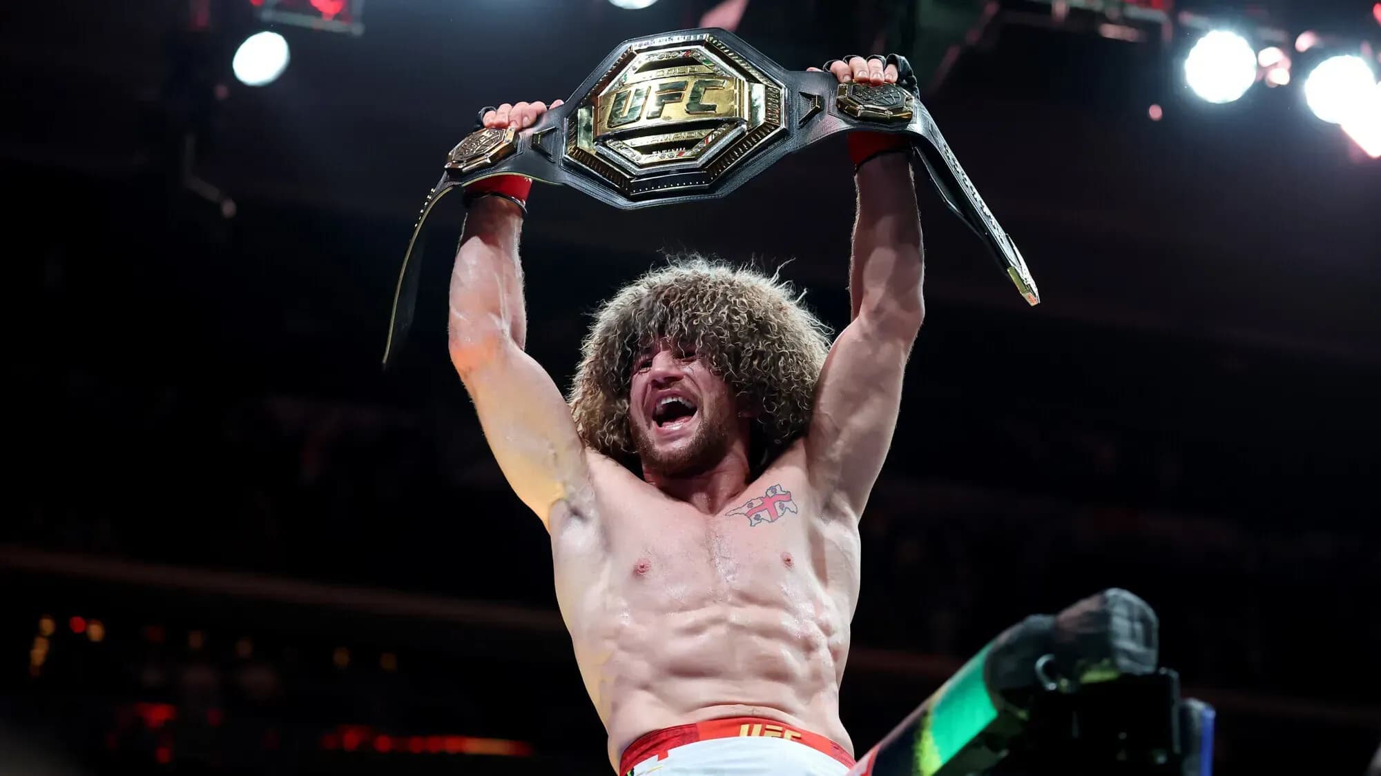 Двалишвили задушил О’Мэлли и защитил чемпионский пояс Двалишвили задушил О’Мэлли и защитил чемпионский пояс