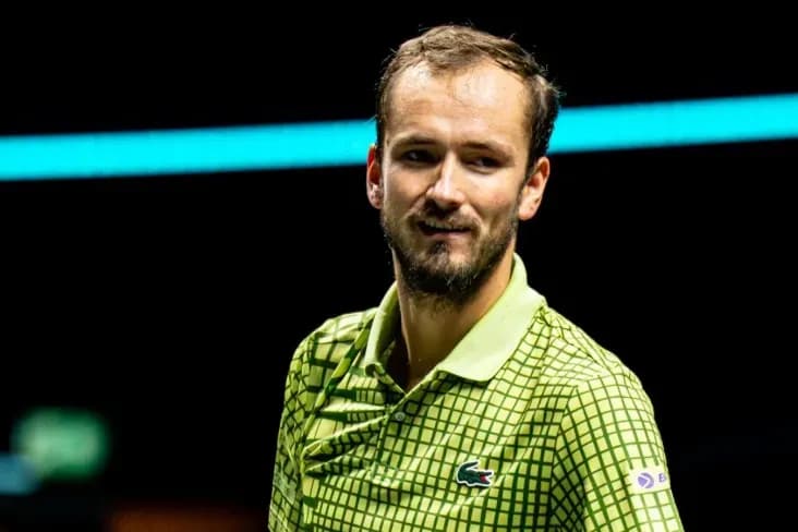 Медведев стал победителем турнира в Дубае после снятия Грикспора Медведев стал победителем турнира в Дубае после снятия Грикспора