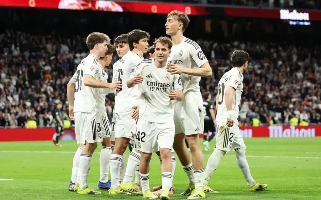 «Реал» разгромил «Эльче», Гюлер забил со своей половины поля «Реал» разгромил «Эльче», Гюлер забил со своей половины поля