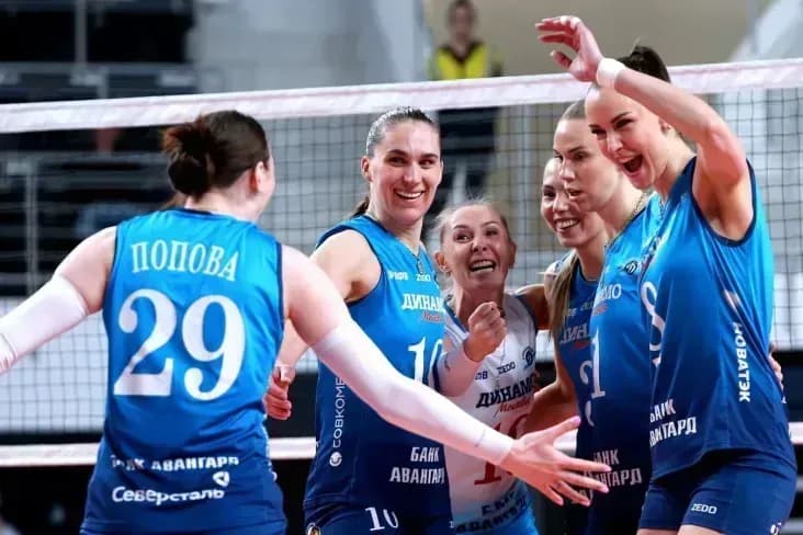 Волейболистки московского «Динамо» выиграли бронзовые медали Суперлиги Волейболистки московского «Динамо» выиграли бронзовые медали Суперлиги