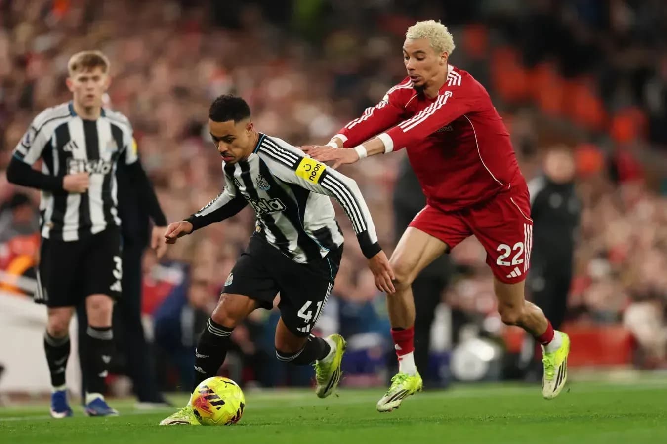 «Ливерпуль» разгромил «Ньюкасл», проигрывая по ходу матча «Ливерпуль» разгромил «Ньюкасл», проигрывая по ходу матча