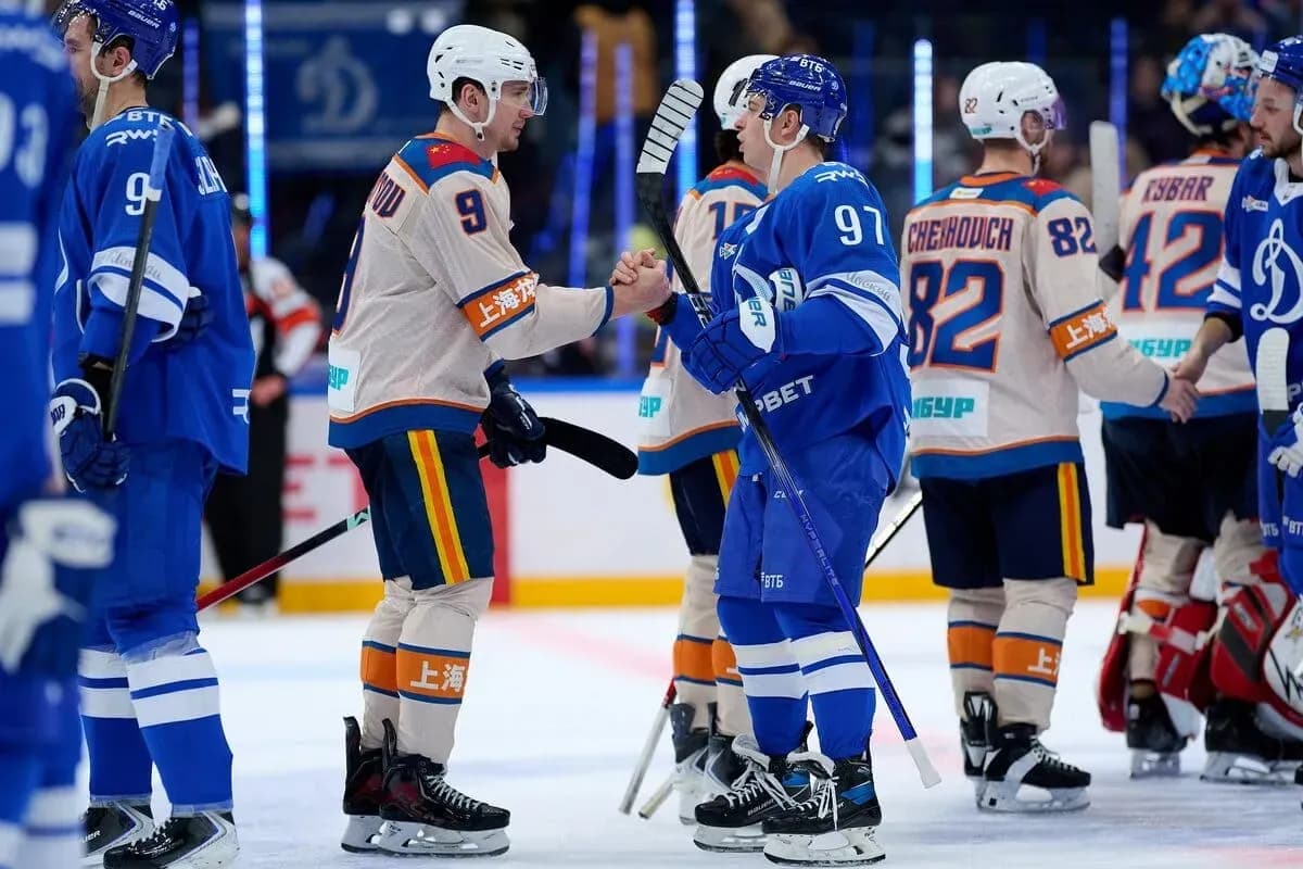 Московское «Динамо» в серии буллитов обыграло «Шанхайских Драконов» Московское «Динамо» в серии буллитов обыграло «Шанхайских Драконов»