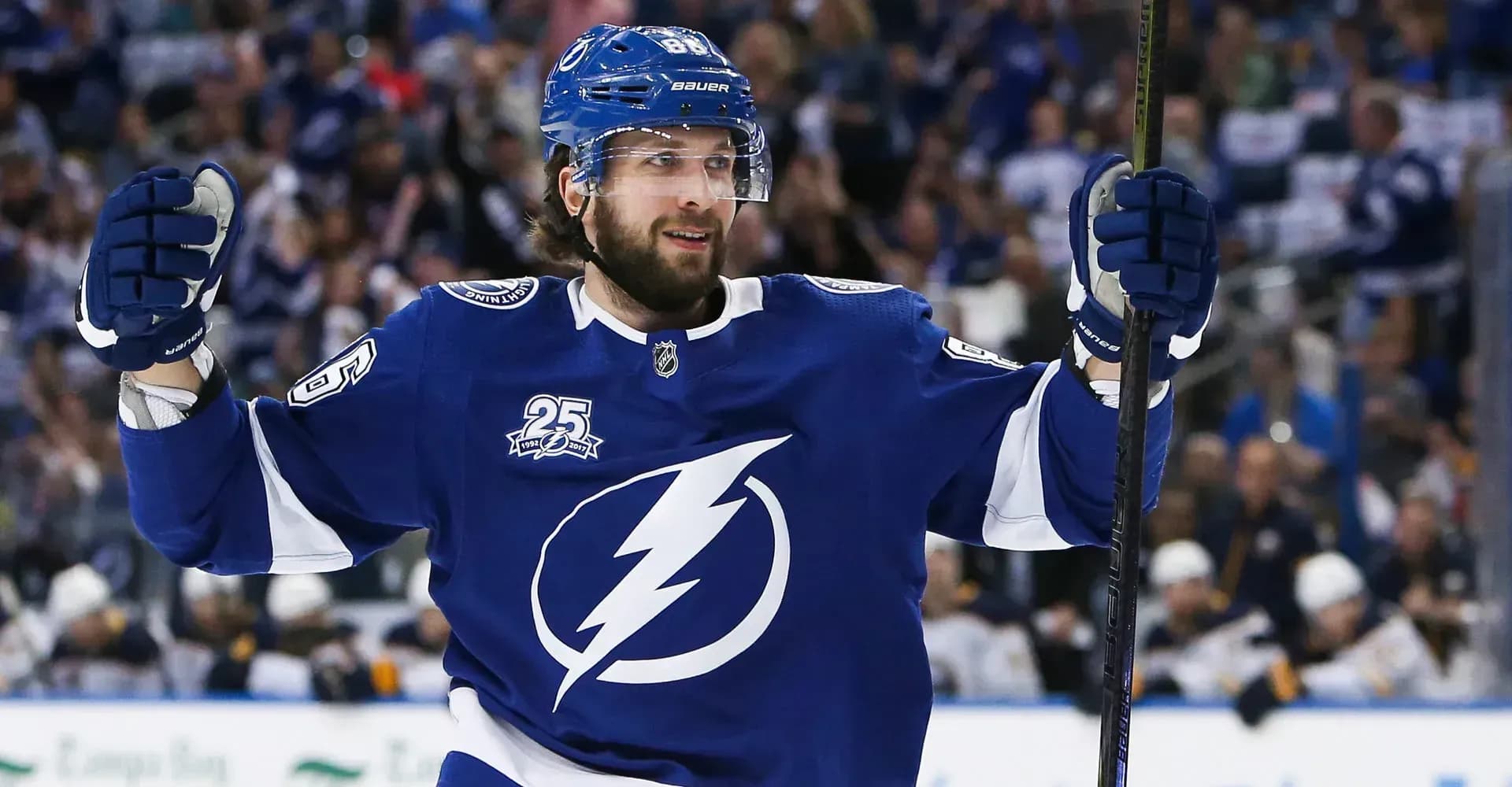 Никита Кучеров вошёл в элитный клуб НХЛ Никита Кучеров вошёл в элитный клуб НХЛ