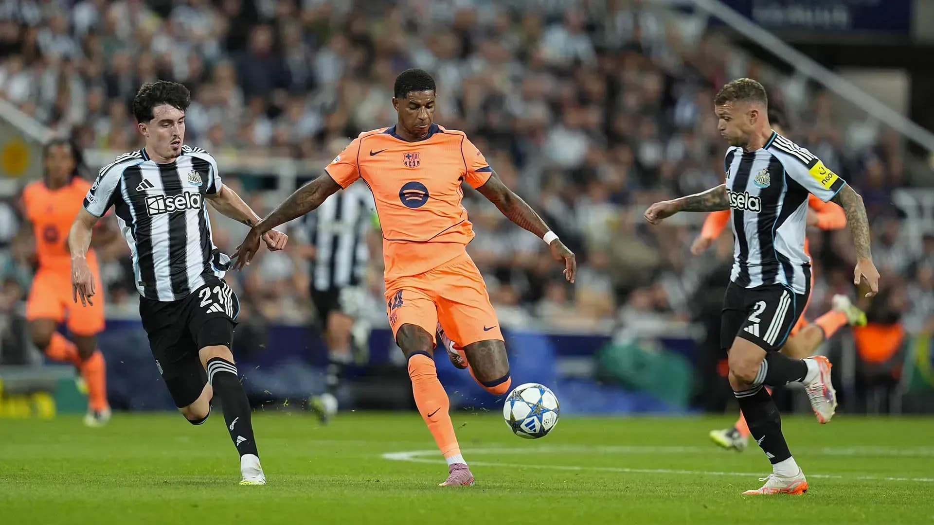 «Ньюкасл» сыграл вничью с «Барселоной» в Лиге чемпионов «Ньюкасл» сыграл вничью с «Барселоной» в Лиге чемпионов