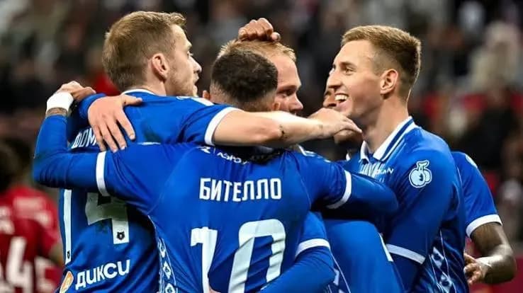 «Динамо» победило «Рубин» и возглавило турнирную таблицу «Динамо» победило «Рубин» и возглавило турнирную таблицу