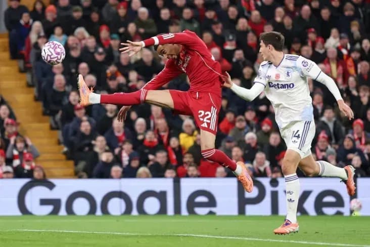 «Лидс» прервал победную серию «Ливерпуля» из четырёх матчей «Лидс» прервал победную серию «Ливерпуля» из четырёх матчей