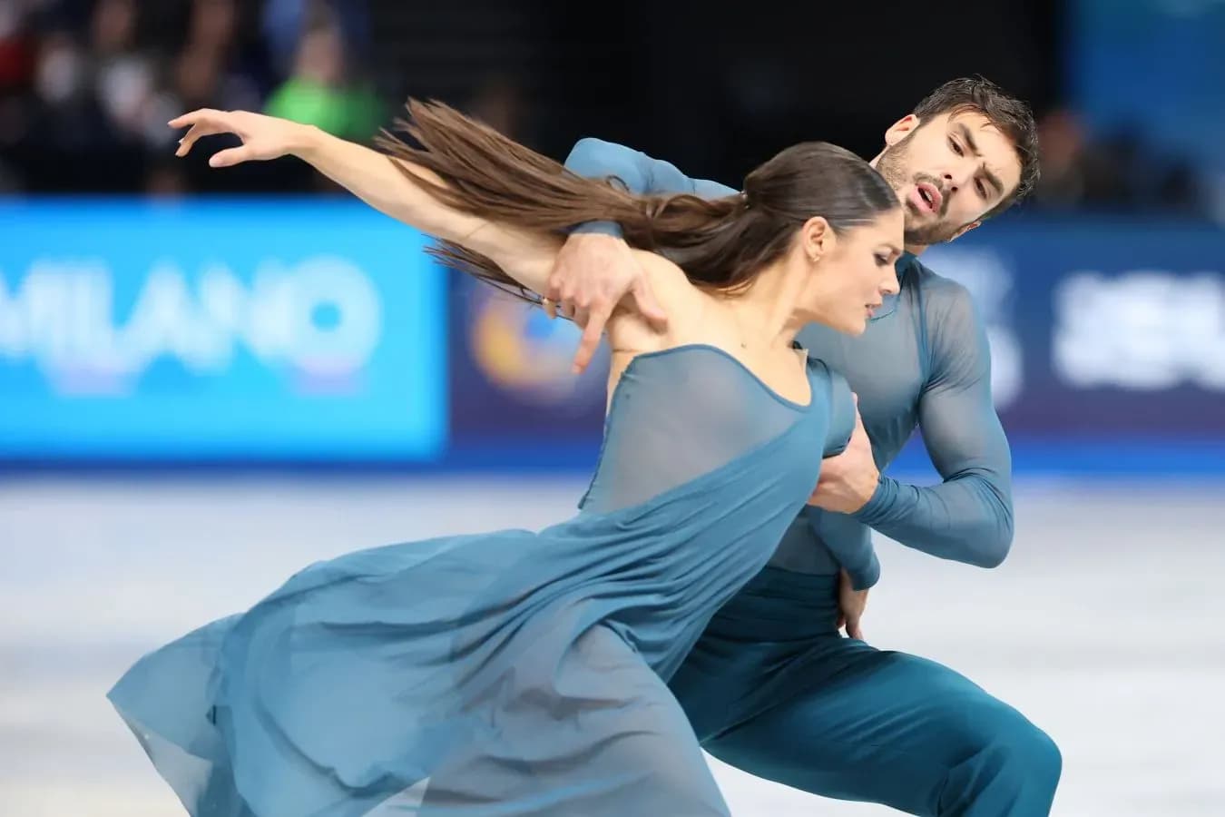 Лоранс Фурнье Бодри и Гийом Сизерон выиграли олимпийское золото в танцах на льду Лоранс Фурнье Бодри и Гийом Сизерон выиграли олимпийское золото в танцах на льду
