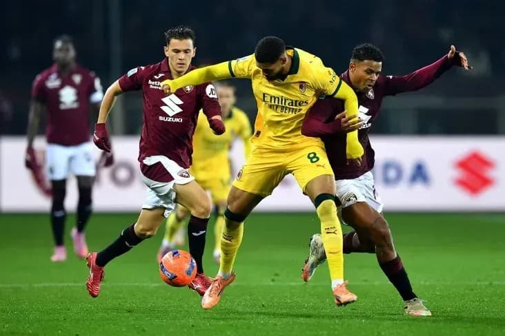 «Милан» отыгрался с 0:2 в матче против «Торино»