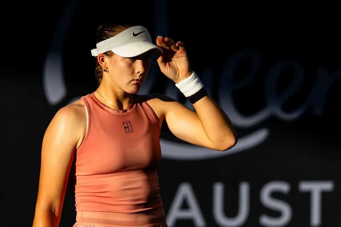 Андреева одержала волевую победу на турнире в Брисбене Андреева одержала волевую победу на турнире в Брисбене