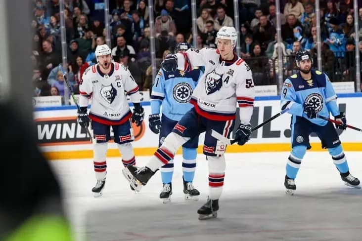 «Нефтехимик» в гостях уверенно переиграл «Сибирь» «Нефтехимик» в гостях уверенно переиграл «Сибирь»