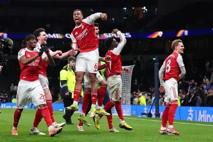 «Арсенал» разгромил «Тоттенхэм» и оторвался от «Сити» на пять очков «Арсенал» разгромил «Тоттенхэм» и оторвался от «Сити» на пять очков